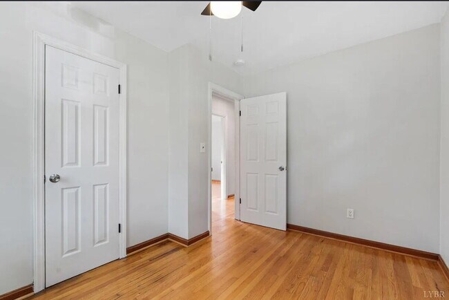 Building Photo - 3 bed 1 bath home in Sandusky area.