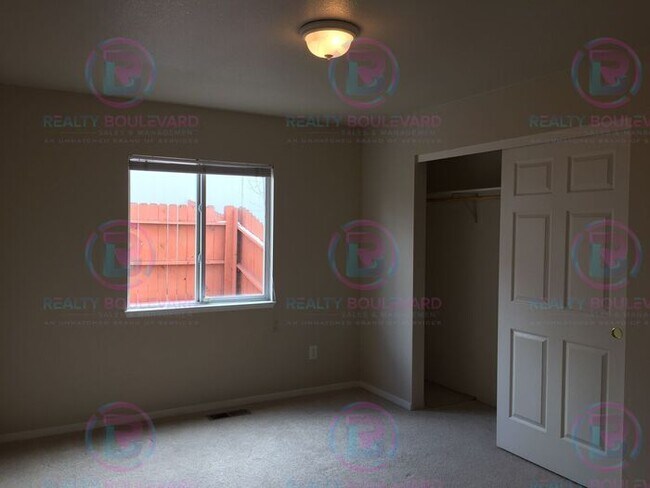 Building Photo - Beautiful 3BR 2 Bath home with RV Parking!!!!!! $1000.00 off Move In!