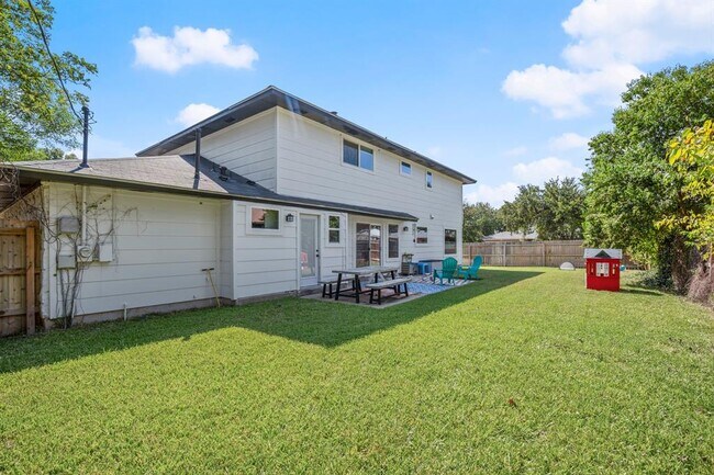 Building Photo - 6102 Smith Oak Trail