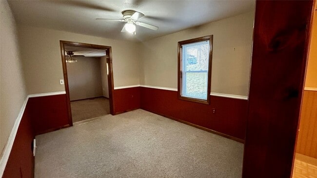 Building Photo - 98 Richard St