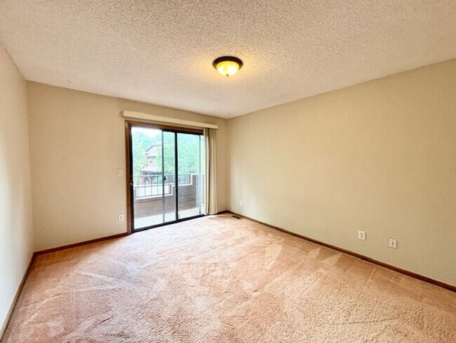 Building Photo - 8020 Holland Ct