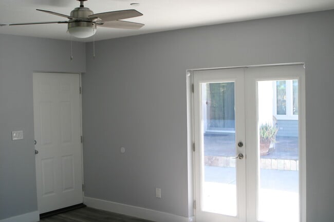Building Photo - 10390 Don Pico Rd
