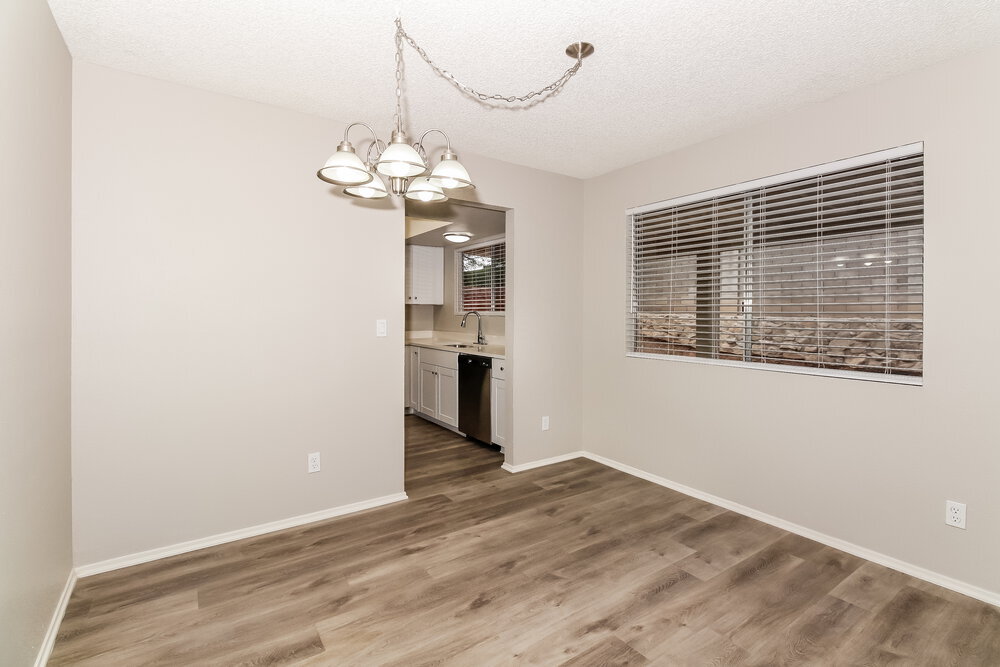 Building Photo - 1418 S Gecko Rd