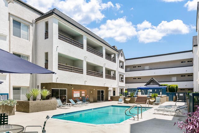 Building Photo - 300 N El Molino Ave