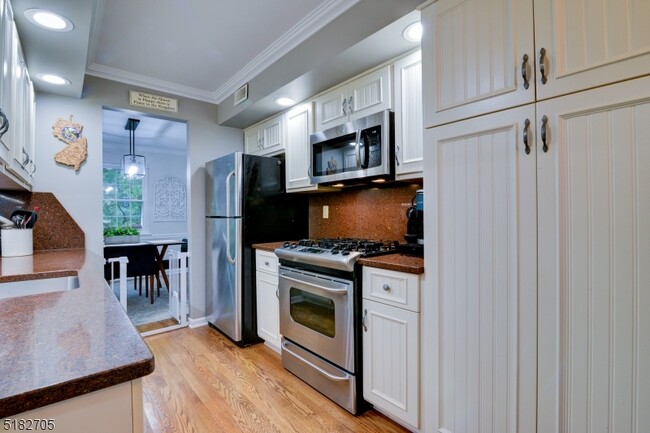 Building Photo - 78 Canterbury Rd