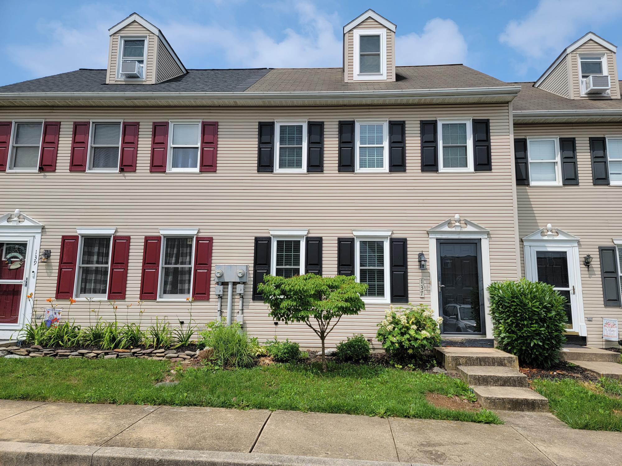Building Photo - 137 Village Ct