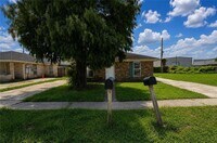 Building Photo - 8506 Valor Dr