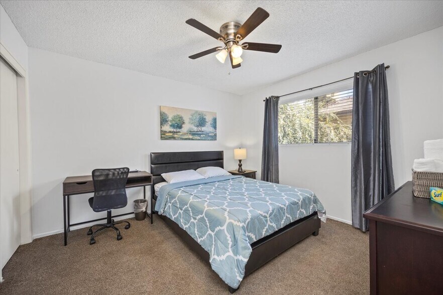 Building Photo - 4225 Parkwood Ct