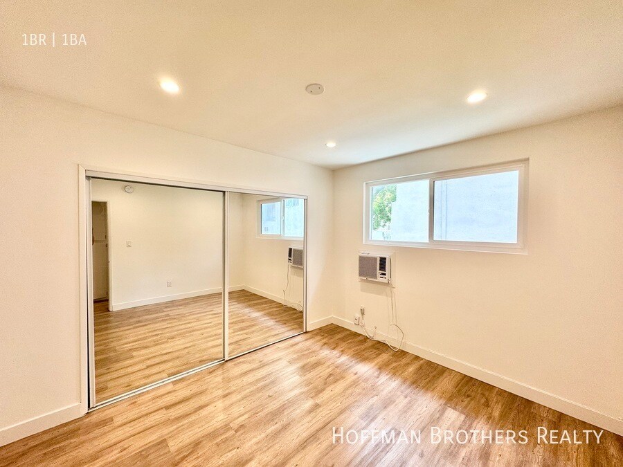 Building Photo - 859 S New Hampshire Ave