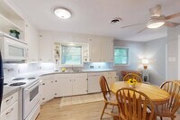 Building Photo - 118 Miller St