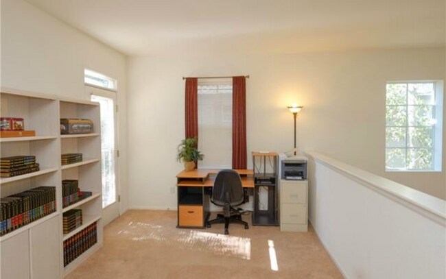 Building Photo - 2436 Syracuse St