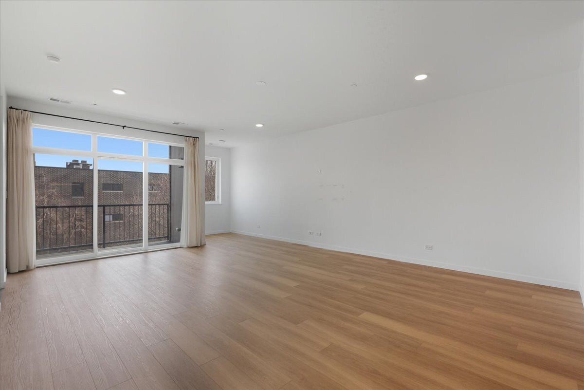 Building Photo - 204 S Leavitt St