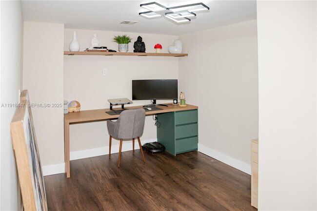 Building Photo - 3375 N Country Club Dr