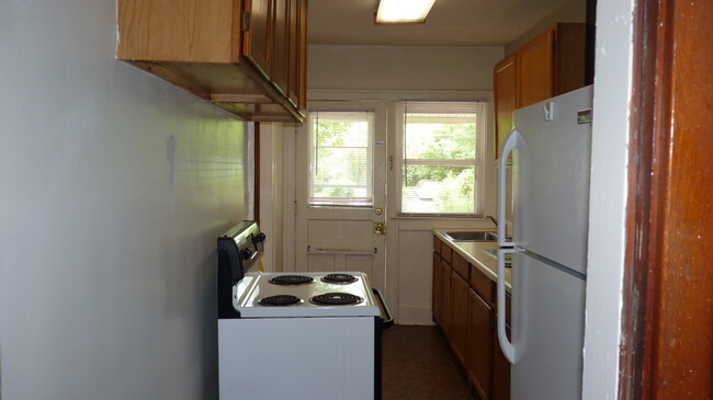 Building Photo - 122 E Tompkins St