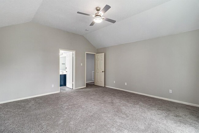 Building Photo - 6822 Lost Thicket Dr