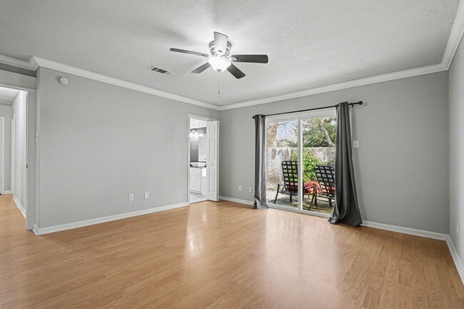 Building Photo - 16607 Neumann Dr