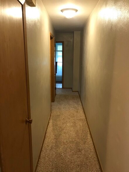 new carpet in the hallway - 1590 Case Ave E
