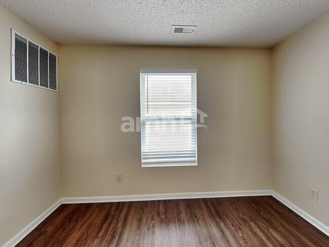 Building Photo - 1909 Beckwith Ln