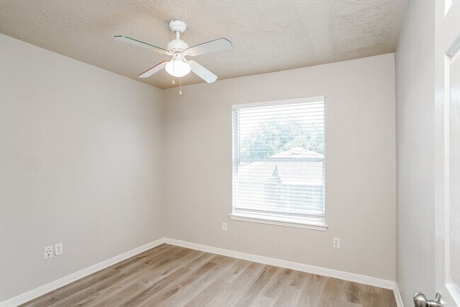 Building Photo - 20415 Blue Beech Dr