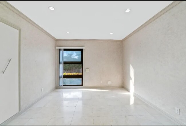 Building Photo - 7742 Redlands St