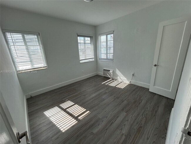 Building Photo - 1024 Pennsylvania Ave