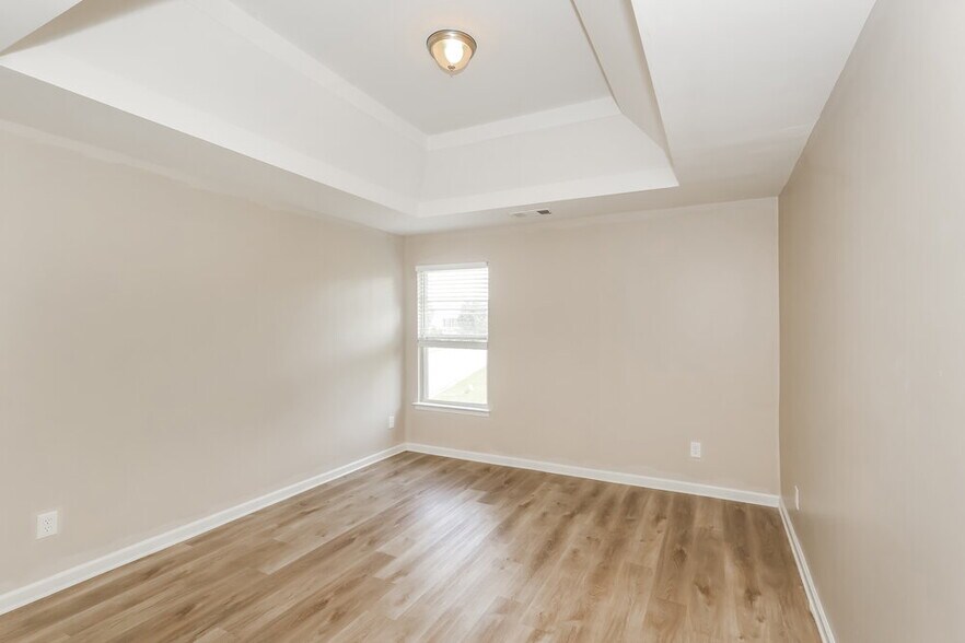 Building Photo - 3051 Berthas Overlook