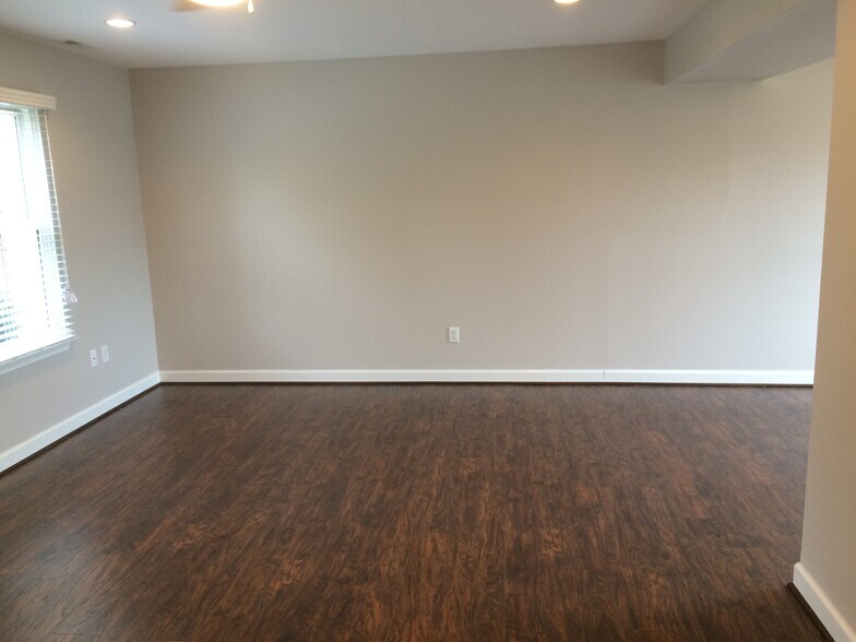 Living Area-2 - 109 Hunt Dr