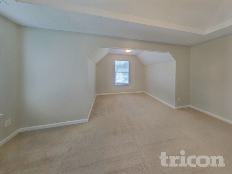 Building Photo - 464 Berkshire Pl