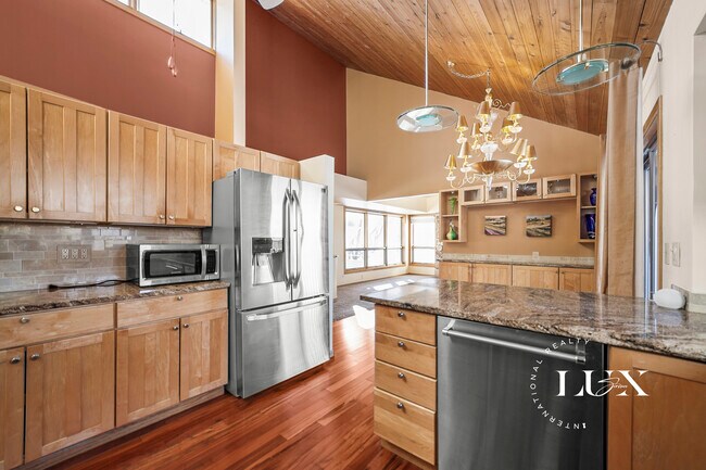 Building Photo - 2504 Sheffield Cir N