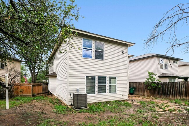 Building Photo - FRESHLY PAINTED  |  OPEN CONCEPT  |  NEAR SCHOOLS & SHOPPING