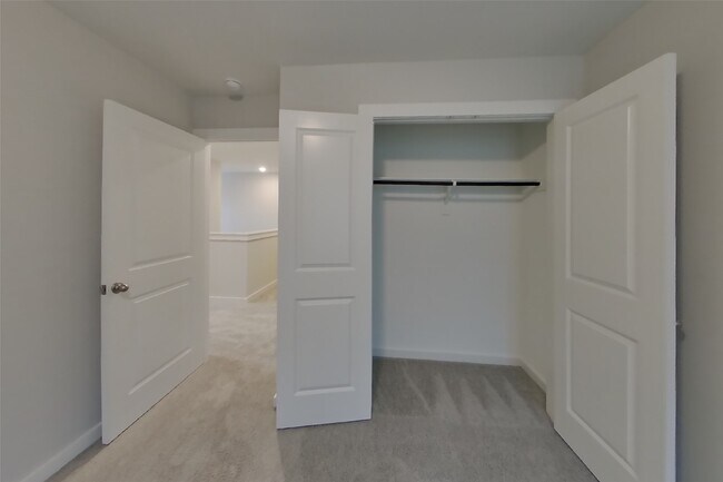 Building Photo - 4908 San Fabiano Ct