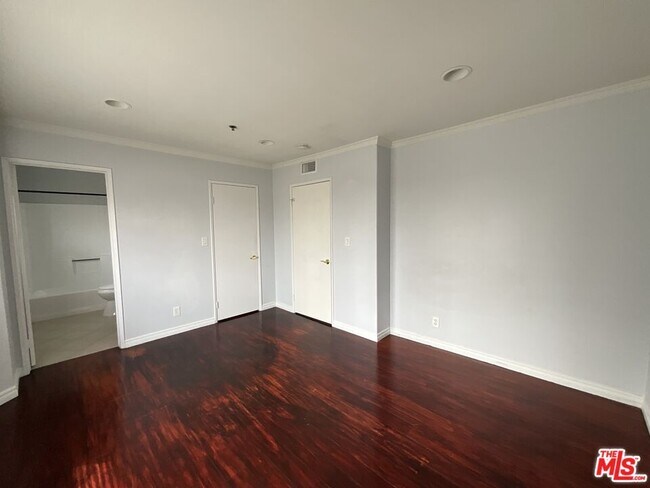 Building Photo - 21 Palmetto Dr