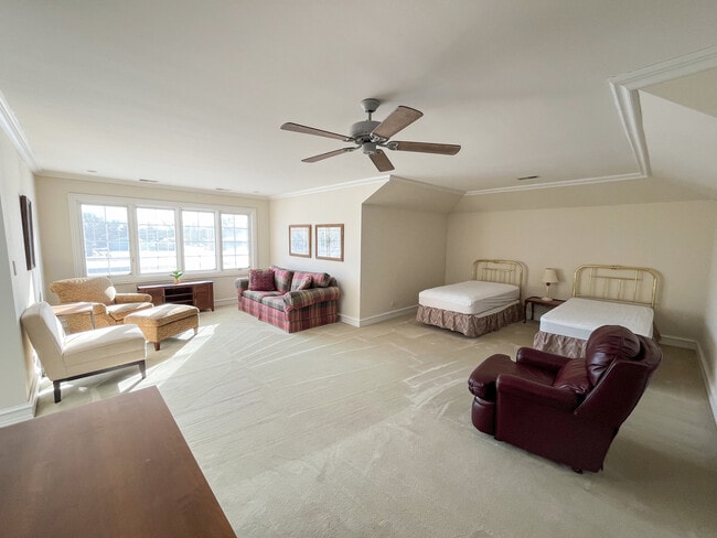 Building Photo - 711 Berkshire Ct