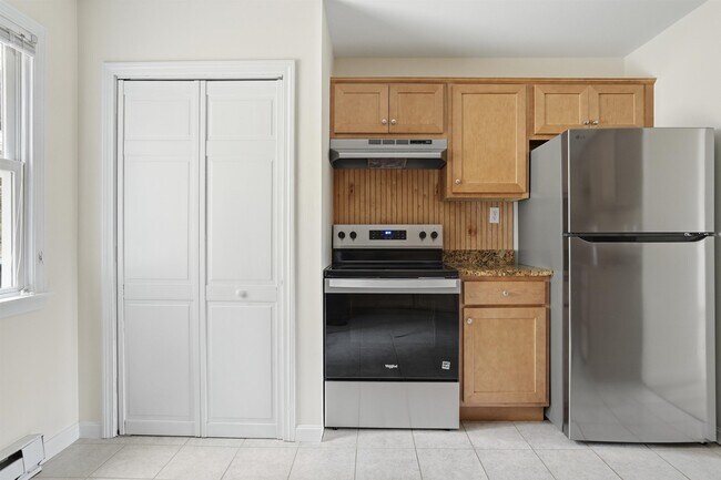 Building Photo - 4 Linda Ln