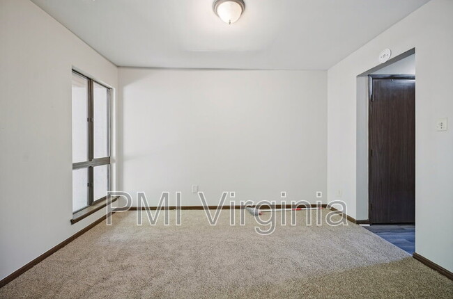 Building Photo - 1474 E Tanners Creek Dr