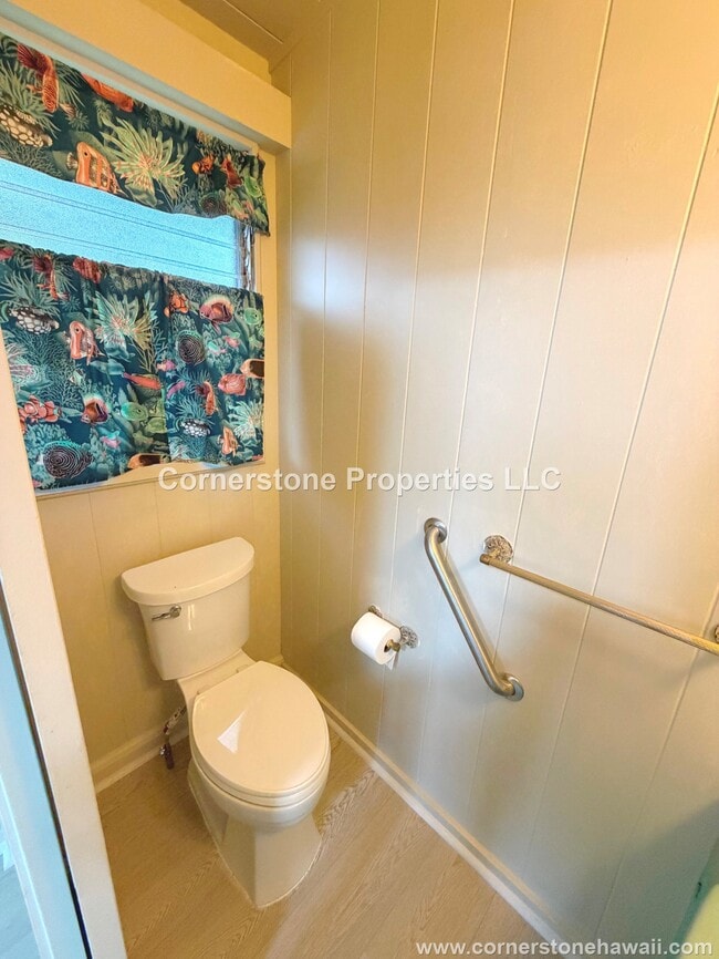 Building Photo - 1558 Hoonipo St