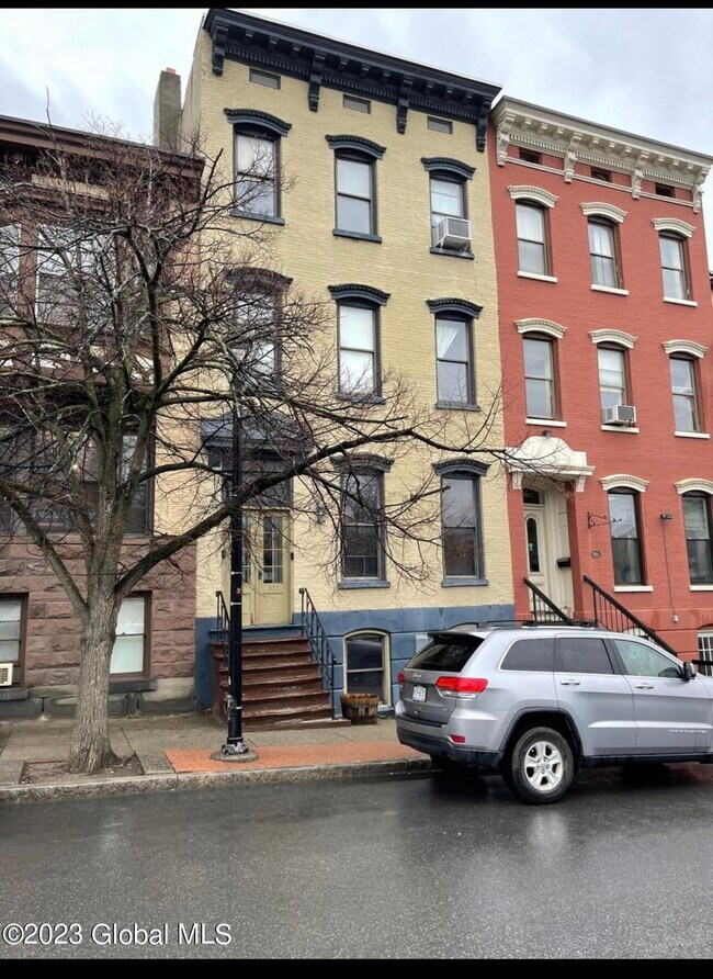 Building Photo - 303 Hamilton St