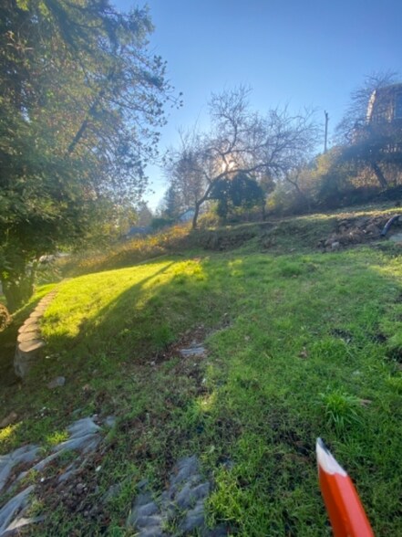 Building Photo - 21255 Willamette Dr
