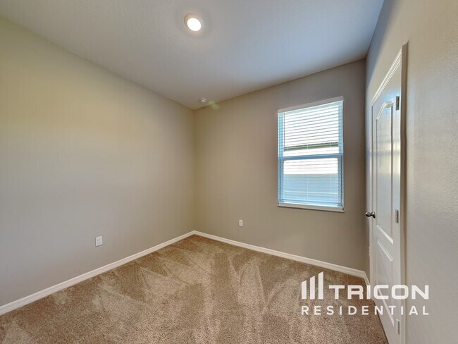 Building Photo - 6336 Dolostone Dr