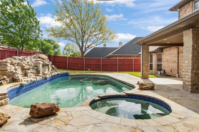 Building Photo - 2700 Timberwood Dr