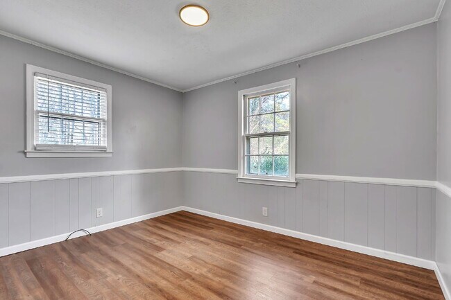 Building Photo - 3BR, 1.5 BA Ranch on Over Half an Acre with Fenced Yard, and Deck $1850/mo rent