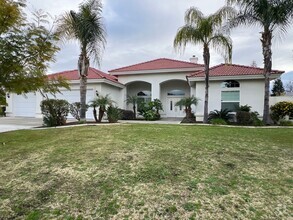 Building Photo - NORTH WEST BAKERSFIELD