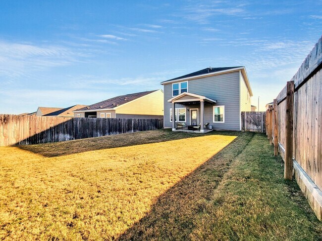 Building Photo - Beautiful 5 BR / 3 BA Home for Rent in Pfl...