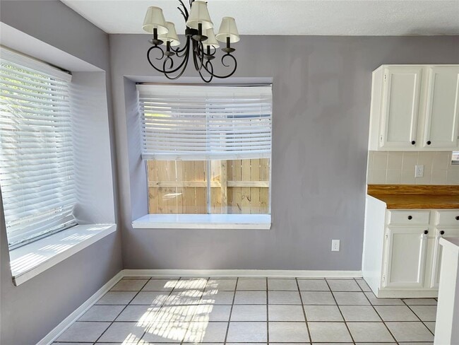 Building Photo - 2531 Orion Dr