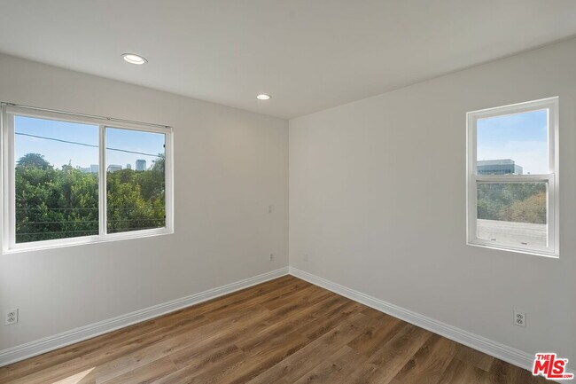 Building Photo - 1107 Princeton St