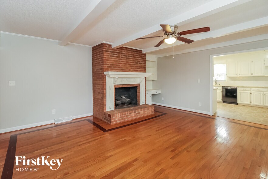 Building Photo - 535 Drumheller Rd