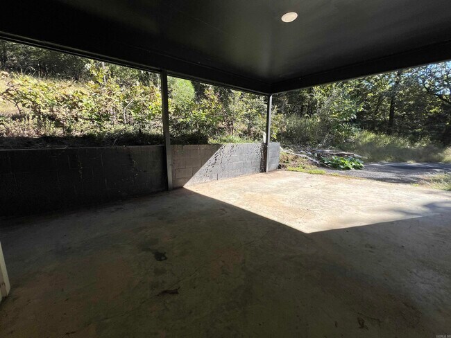 Building Photo - 31 Linda Ln