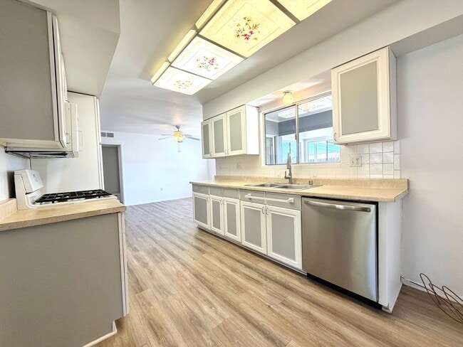 Building Photo - Low-Maintenance 2 Bed 2 Bath Home with Enclosed Patio in Sun City 55+ Community