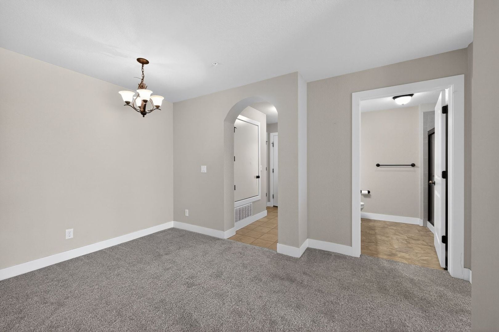 Building Photo - 4955 Hahns Peak Dr