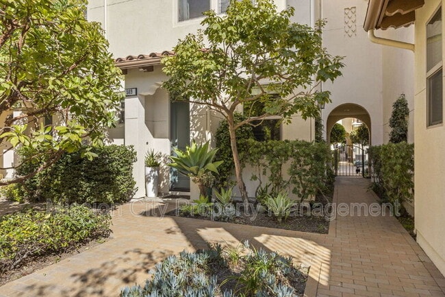 Building Photo - 569 E Montecito St